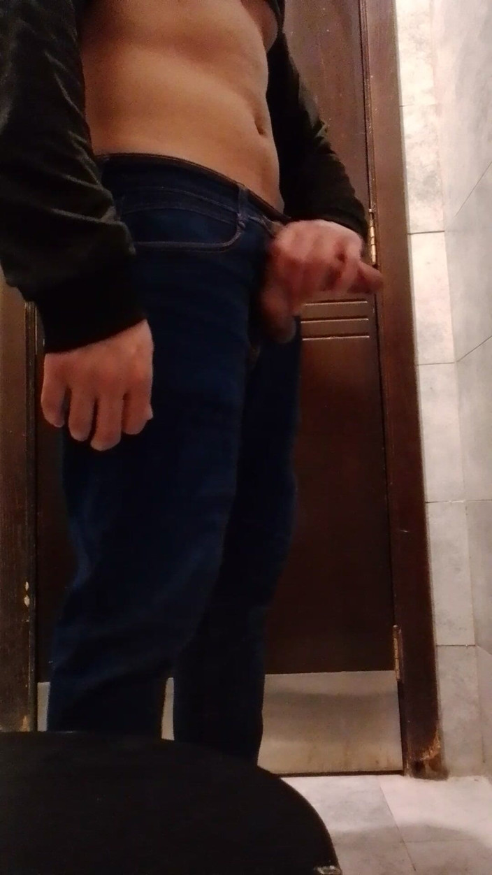 HemoShovel: Joven Indio Masturbándose En Su Baño H.j - Hemoshovel
