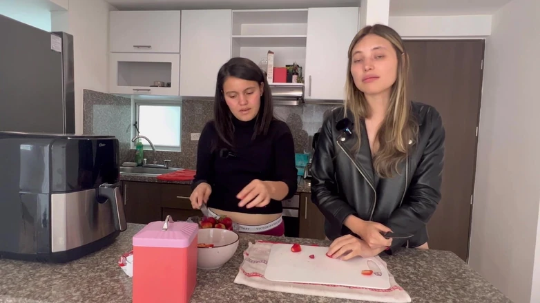 scarlettandc: We Prepare Creamy Strawberries and Have Fun