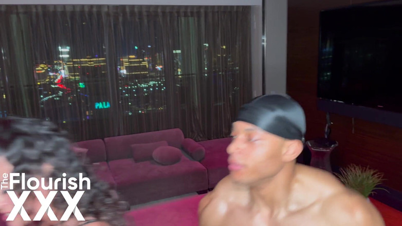 The Flourish XXX: Contenuti fioriti casa vegas dunkin hina vs ine ed ina...