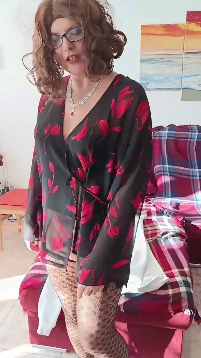 Stepmom's fun: Młoda żona dziadka uwiodła swojego pasierba