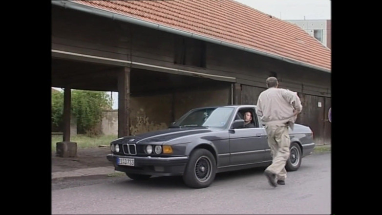 Muschi movie official: Segaiolo fallito scommette sua moglie al Poker e la guarda...