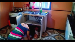 BBW Kelly Mom: Uma mulher com tesão seduz o encanador.