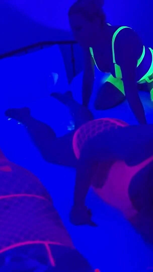 Auntie Nation: Uv Mayhem