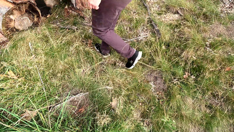 Bouncy Tits Action: Hukuman pepek dan tetek di dalam Hutan