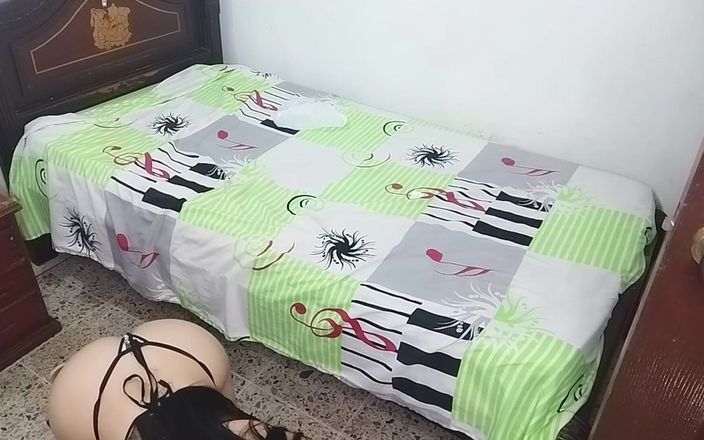 Milf latina n destefi: Aku harap video ini dari saudara tiriku nggak berujung di...