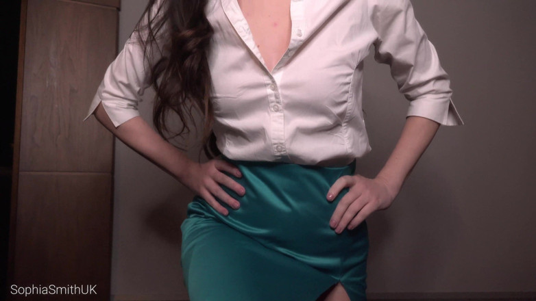 SophiaSmithUK: La secrétaire s'étire