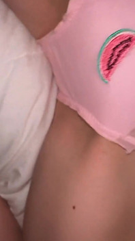 ขนหีดกของลูกสาวเลี้ยงมีกลิ่นหมากฝรั่งตอนที่ฉันเย็ดหีเปียกๆ ของเธอ