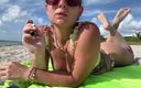Cruel Reell: Reell - déesse du bikini qui fume à Miami Beach