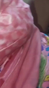 Bini Chuddakad Priya menghisap zakar kawan Islamnya di rumah ibu bapanya, video muka penuh menghisap keras creampie