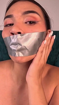 Drie lagen tape een gehoorzame tong