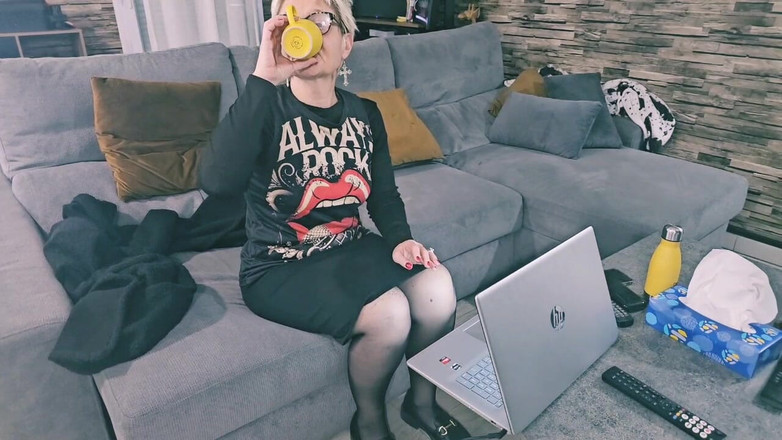 Sofy13: I Had to Choose Between Working or Using a Dildo...