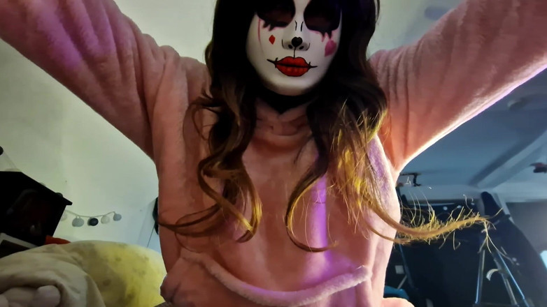 Mask Viola: Точка зору: Я поїду на тебе і прошепочу тобі на вухо