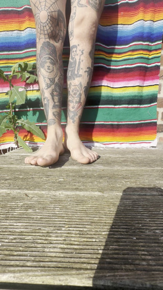 Stallion papi: Cum on My Feet