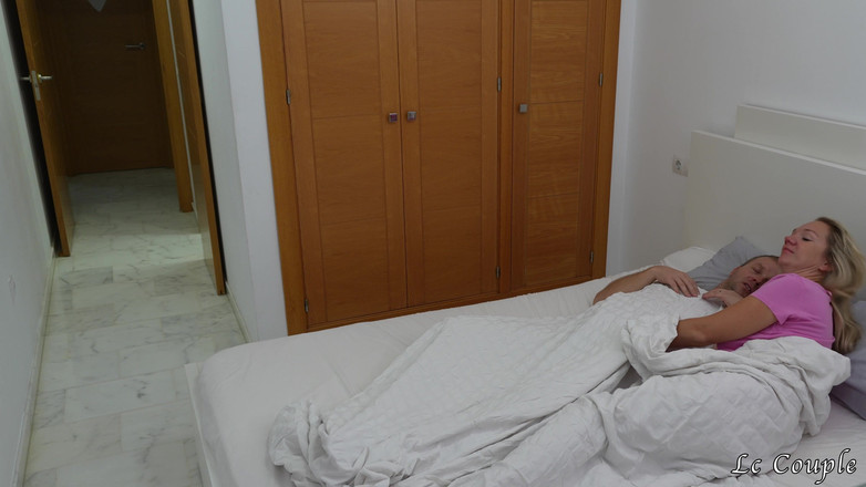 LC couple: La Copine Excitée De Ma Femme Nous a Entendus Le...