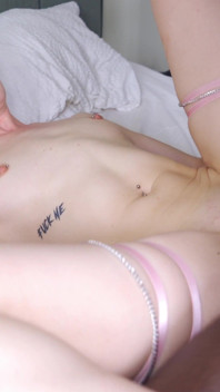 Pixie Pink recibe una visita! ¡Pervertido le encanta ver su follada por una enorme polla bbc! 1 en 1, doggystyle, cornudo