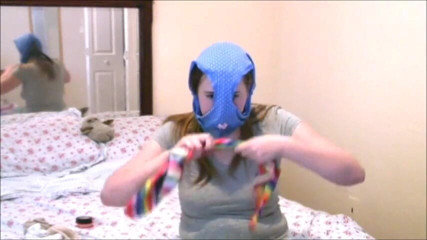 Selfgags classic: Alex interpreta uma dominação feminina - parte 3: Melhor traição de amigo