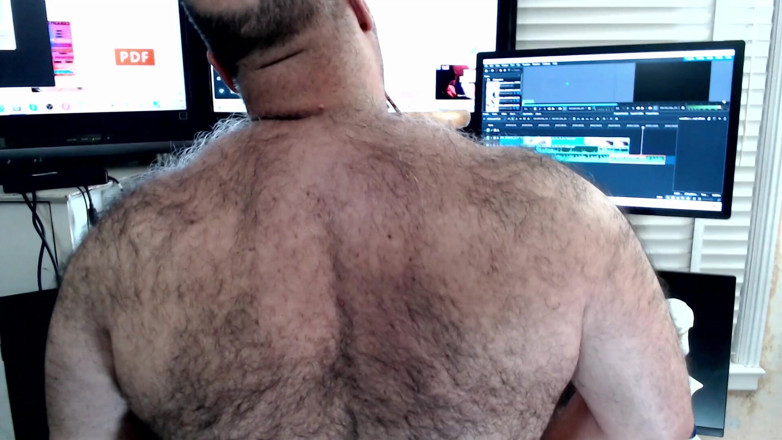 BullMuscleJoe: Bullmusclejoe suge un vibrator pentru tine!