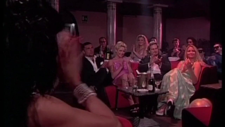 Inthe MILF room: 2 Couples Fuck in Swingers Club