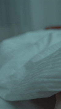Une Belle-mère a-t-elle Aidé Son Beau-fils Vierge À Jouir Dans Un Lit Partagé - a-t-il Éjaculé À L’intérieur De Sa Belle-mère?