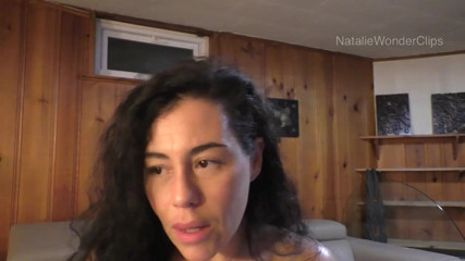 Natalie Wonder: Timida sorellastra nel disperato tentativo di stupire