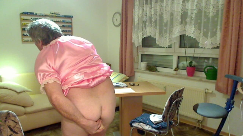 Sissy die Transhure: Sissy's self satisfaction