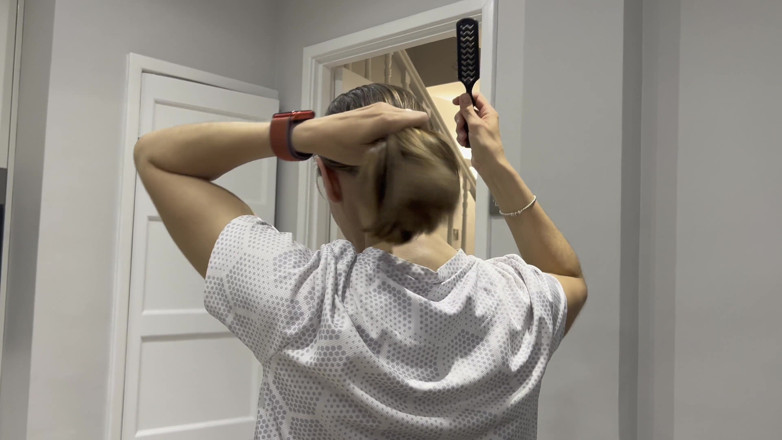 Wamgirlx: Spazzolatura dei capelli