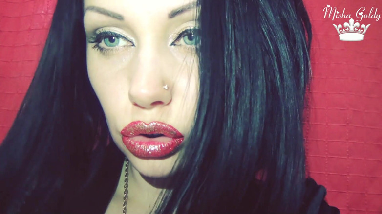 Goddess Misha Goldy: Rote lippen mit goldenem zur zeit