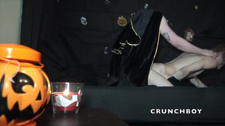 Raw French Bad boys: 제롬 제임스는 할로윈에 대한 호기심 섹시한 직선 소년에 의해 맨백 따먹어