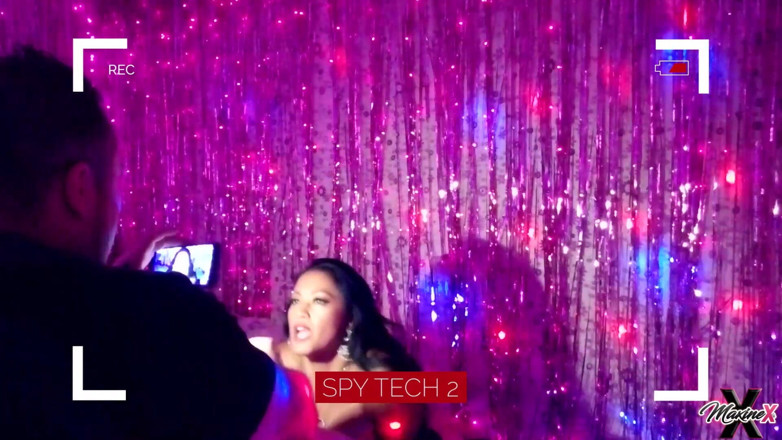 Maxine X: Stripper asiática Maxine X obtiene facial masivo y follada en...