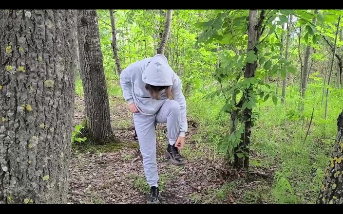 Juli Smith Meow: Una piccola passeggiata nella foresta