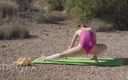 Sheryl X: Yoga ao ar livre na meia-calça na floresta