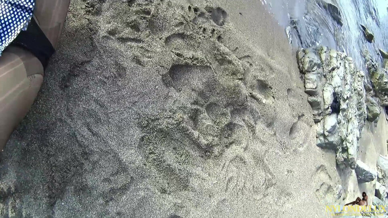 Nylondelux: Nylonová zábava na veřejné pláži