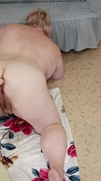 Con rể đụ mẹ kế bằng máy tình dục và cô ấy đi tiểu