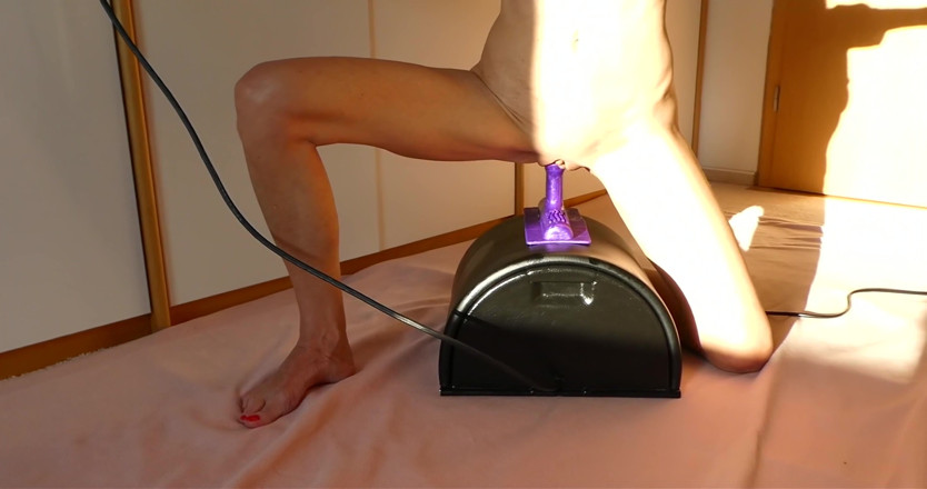 Milf Stella: Hot German MILF Stella Rides Her Sybian