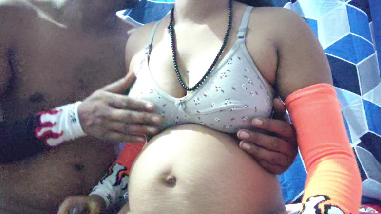Purehar money: Casal indiano mamas chupam indiano casal caseiro romance real casal...