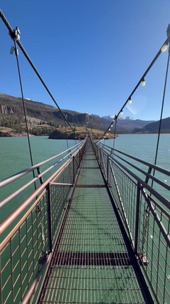 Dahlia Wolf: Fetish Kaki Melintasi Jambatan Luar