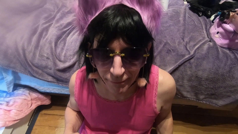 Daphne Desire: Daphne Si Versa La Sborra Sul Viso E Se La...