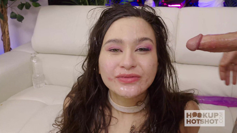 Hookup Hotshot: Grandes montículos asiático Jasmine Wilde consigue una follada extrema