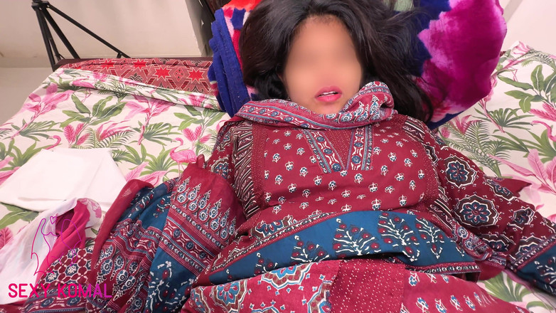 Sexy Komal: Komal berkata bahawa ramai orang berkata menunjukkan muka anda, tetapi...