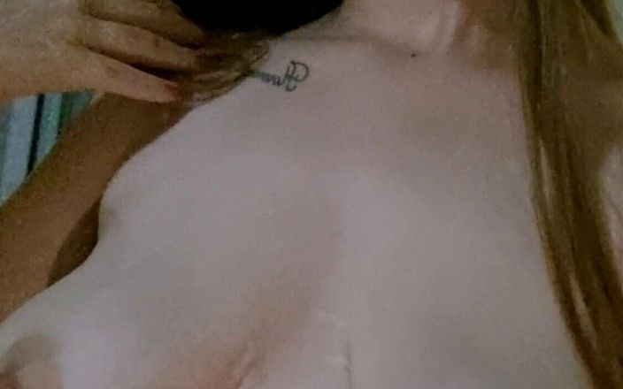 Holycandy: ガールフレンドの電話でこのビデオを見つけました