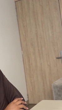 Vyjednávám si svobodu šukáním mé těhotné právničky