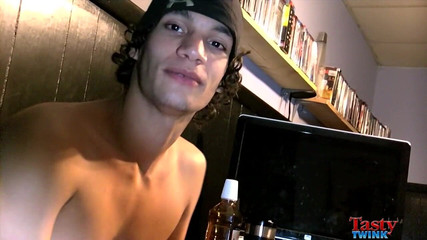 Tasty Twink: Tristan ayak yalayıcı