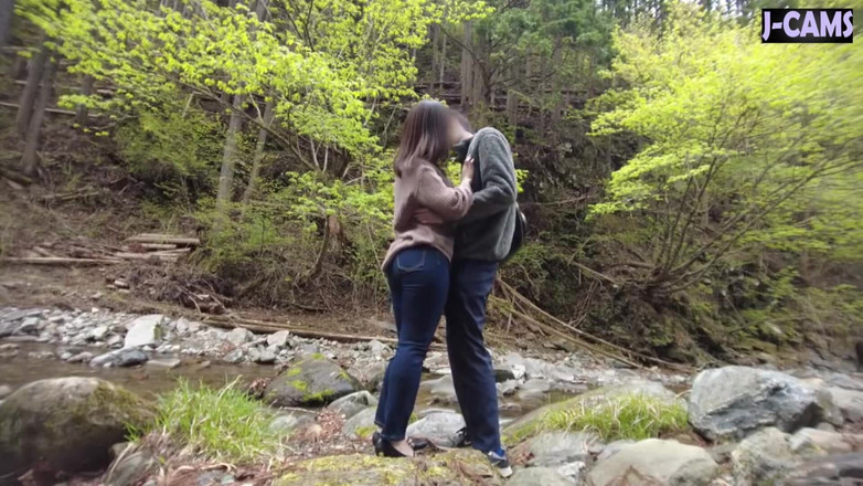 J-Cams: Çevrili Spotlight. Ofis hanımı her bakışa can atıyor bölüm 1