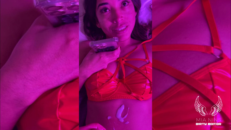 Mianins: 레드 라텍스는 라티나 미아닌과 함께 정액 청소를 무시합니다