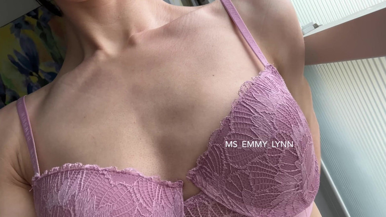Ms_Emmy_Lynn: Menangkis Coli Kegemaran Saya Untuk Awak: Tetek Kecil Perky Nips