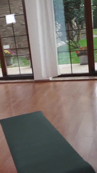 Pertemuan yoga dengan Mina Von D BTS