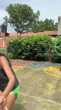 我操了一个不认识的女孩解释跳绳，我带她回家给她一生中最好的操逼