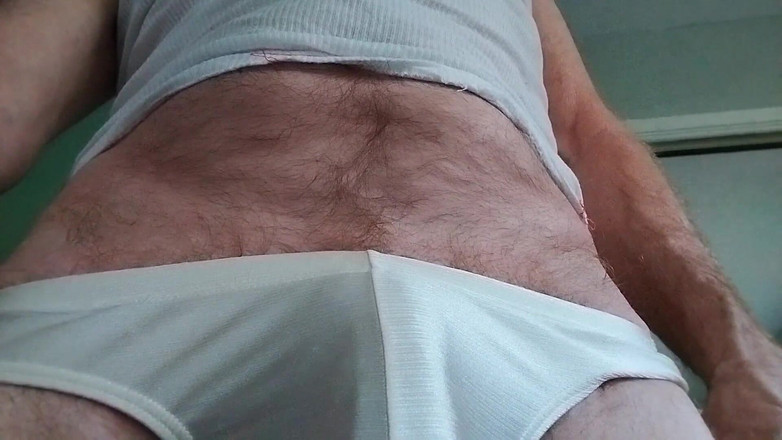 Hairyartist: Oferindu-i fiului meu vitreg mare