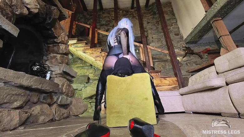 Mistress Legs: Paní nylonové zadky Překvapení po sexy sezení na obličeji: Creampie...