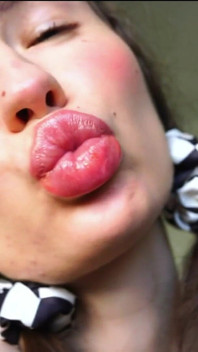 Sensual Golden Melting Kiss